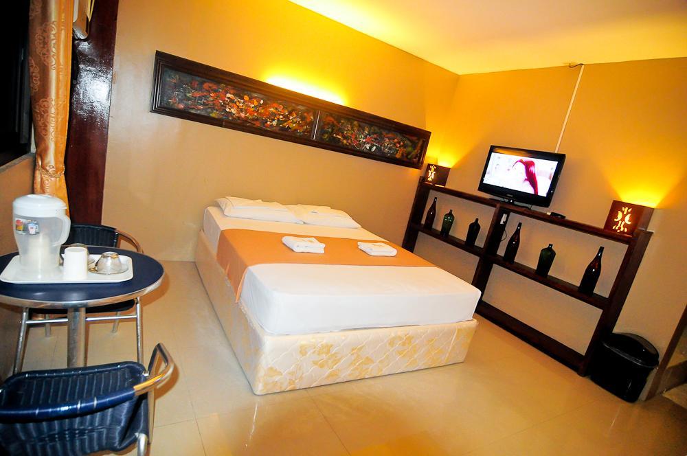 The Royal Coast Tourist Inn Panglao City Exterior foto